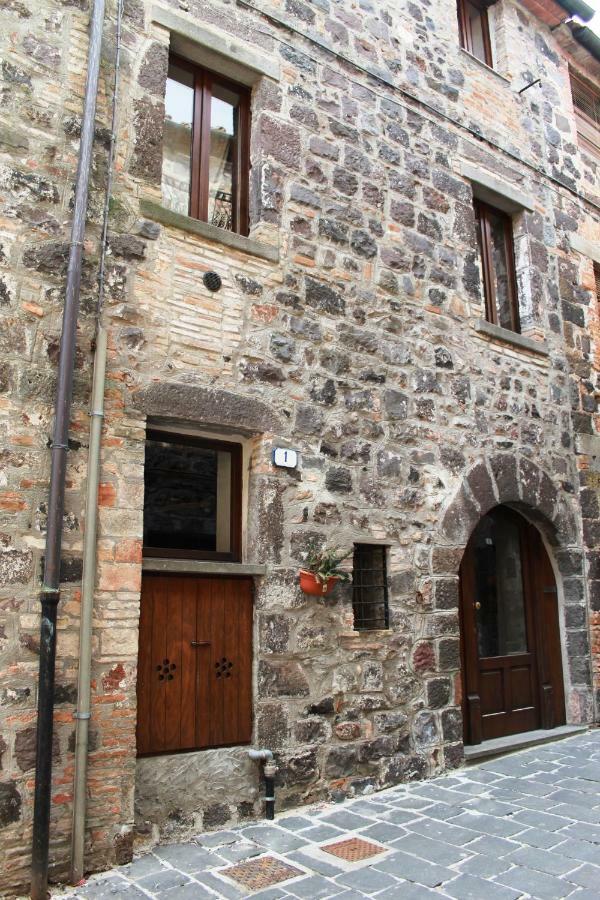 La Casa Del Calzolaio Hotel Radicofani Exterior photo